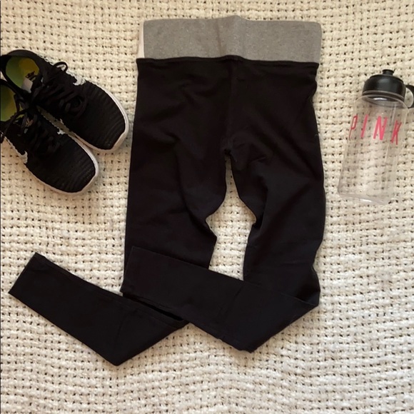 PINK Victoria’s Secret yoga - Picture 3 of 4